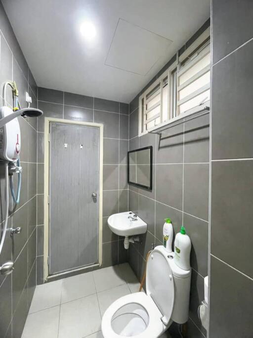 Cozyhouse 4Room 3Bath Room 10Pax'''Simpangampattasek Simpang Ampat  Екстер'єр фото