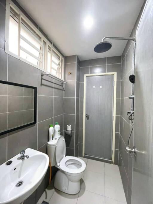 Cozyhouse 4Room 3Bath Room 10Pax'''Simpangampattasek Simpang Ampat  Екстер'єр фото